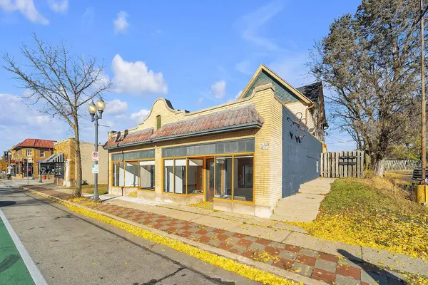 6528 W North Ave, Wauwatosa, WI 53213