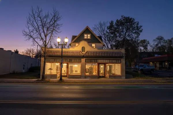 6528 W North Ave, Wauwatosa, WI 53213