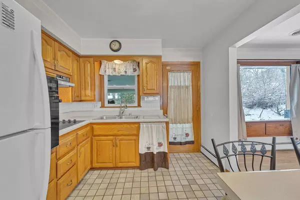 153 N Maple Ave, Slinger, WI 53086