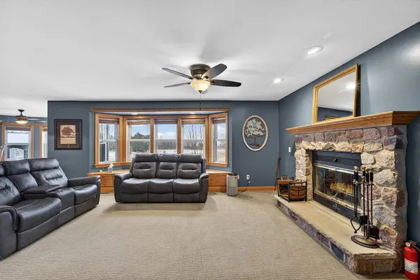 1717 Ernst Dr, Hartford, WI 53027