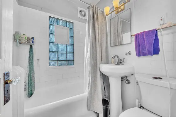 6528 W North Ave, Wauwatosa, WI 53213