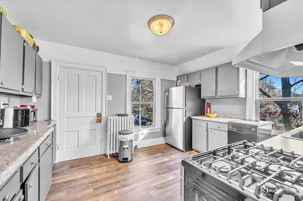 6528 W North Ave, Wauwatosa, WI 53213