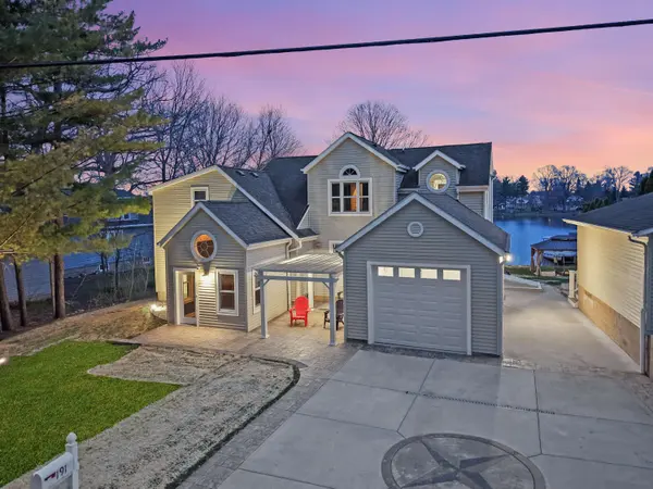 191 Riverside Dr, Waterford, WI 53185