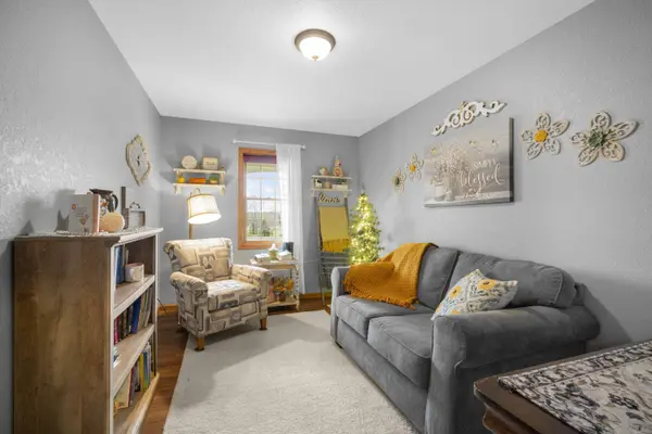 7475 Country View Ln, Wayne, WI 53090