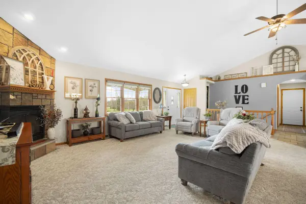 7475 Country View Ln, Wayne, WI 53090