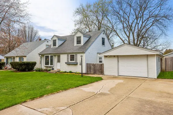 2115 N 119th St, Wauwatosa, WI 53226