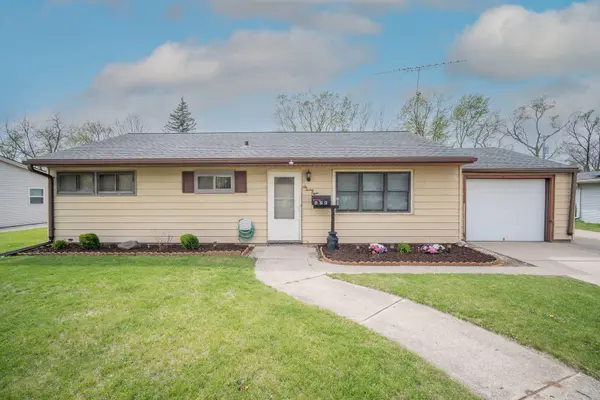 628 Pleasant Dr, West Bend, WI 53095