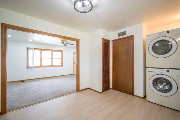 628 Pleasant Dr, West Bend, WI 53095