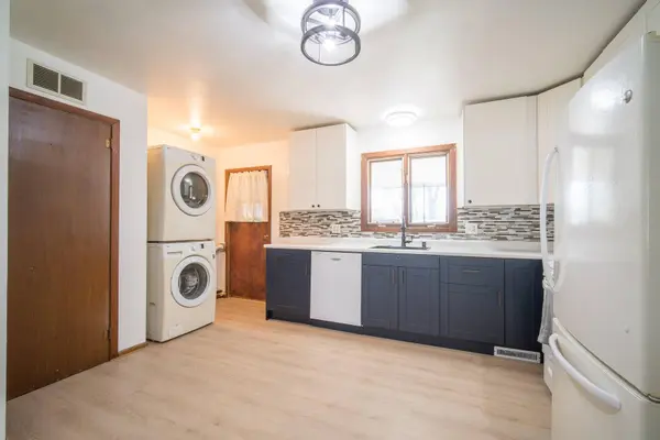 628 Pleasant Dr, West Bend, WI 53095
