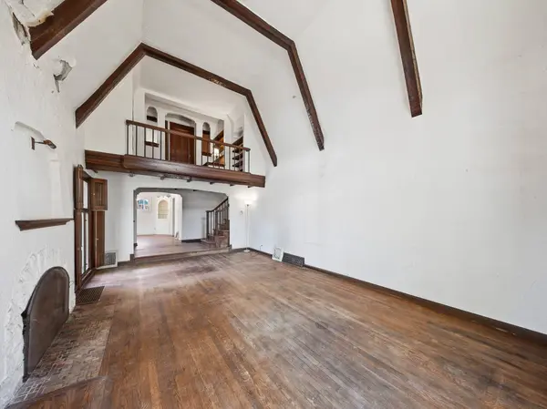 1555 E Olive St, Shorewood, WI 53211