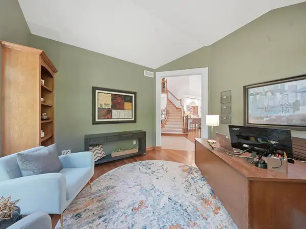 10101 N Hunt Club Ct, Mequon, WI 53097