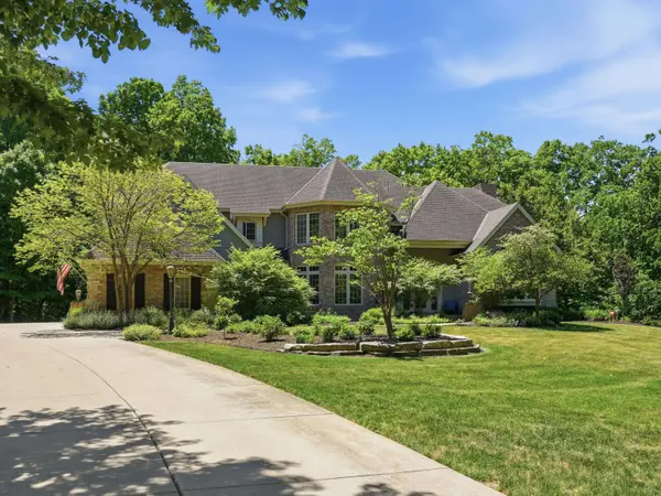 10101 N Hunt Club Ct, Mequon, WI 53097