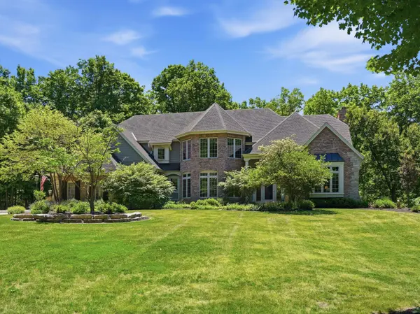 10101 N Hunt Club Ct, Mequon, WI 53097