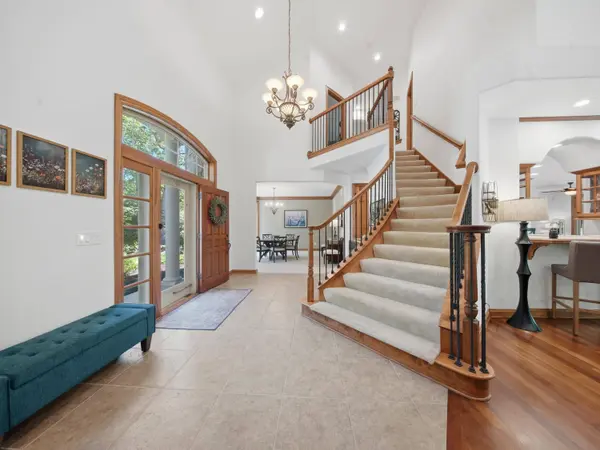 10101 N Hunt Club Ct, Mequon, WI 53097