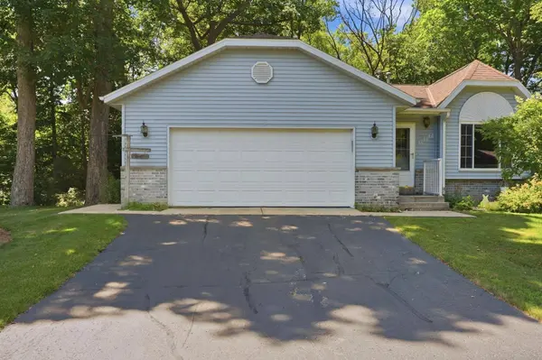 117 Manor Ct, Slinger, WI 53086