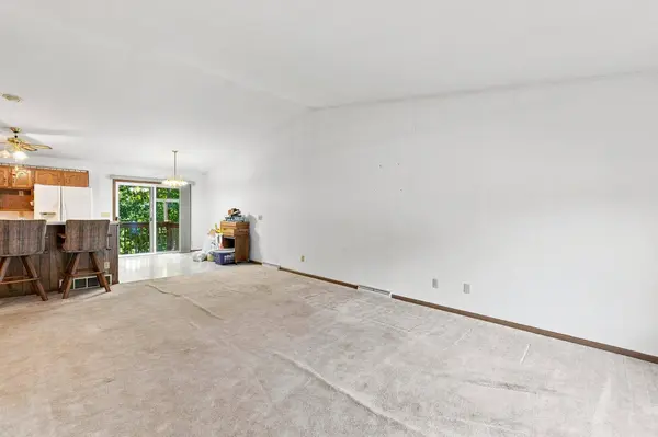 117 Manor Ct, Slinger, WI 53086