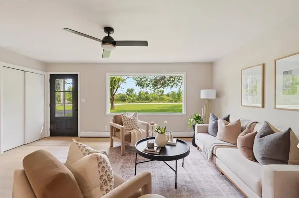 7526 W County Line Rd, Mequon, WI 53092
