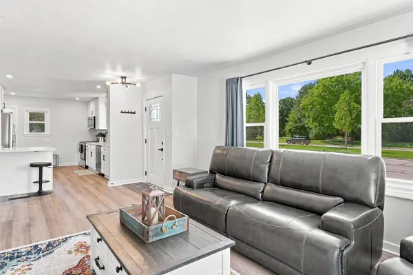 3430 N Mayfair Rd, Wauwatosa, WI 53222