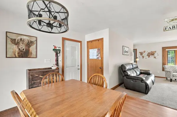 N65W28506 Fairlane Dr, Merton, WI 53029
