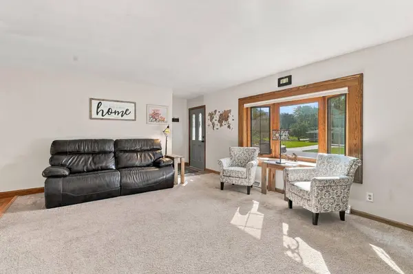 N65W28506 Fairlane Dr, Merton, WI 53029