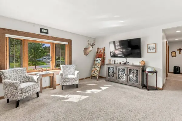 N65W28506 Fairlane Dr, Merton, WI 53029