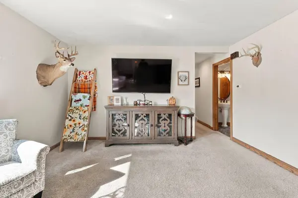 N65W28506 Fairlane Dr, Merton, WI 53029