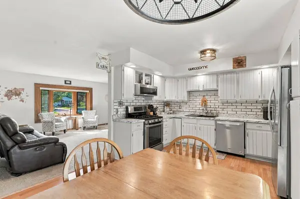 N65W28506 Fairlane Dr, Merton, WI 53029