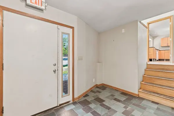 610 Downing Dr, Waukesha, WI 53186
