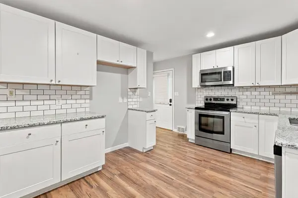 134 N Orchard St, Thiensville, WI 53092