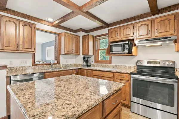 3209 Willowgate PASS, Richfield, WI 53017