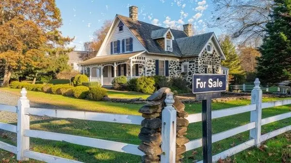 The Pros and Cons of Buying a Historic Home in Milwaukee,Sean Lentz