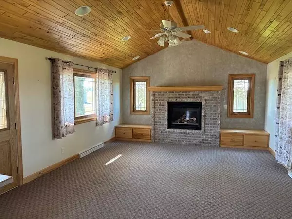 7704 Salisbury Rd, Barton, WI 53090