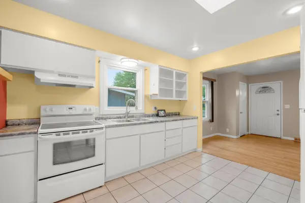 204 Marguerite Ct, Mayville, WI 53050