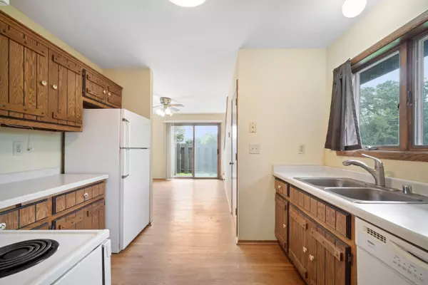 W144N4809 Stone Dr, Menomonee Falls, WI 53051