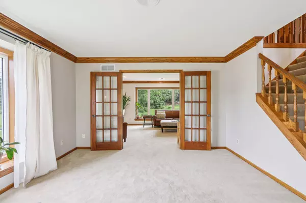 W151N10146 Windsong Cir W, Germantown, WI 53022