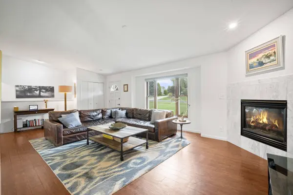 W257S4628 Wood Lilly Ln, Waukesha, WI 53189
