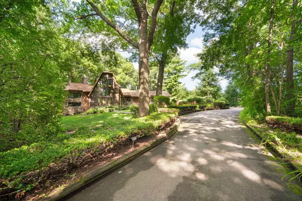 W282S3580 Ringneck Ct, Genesee, WI 53189