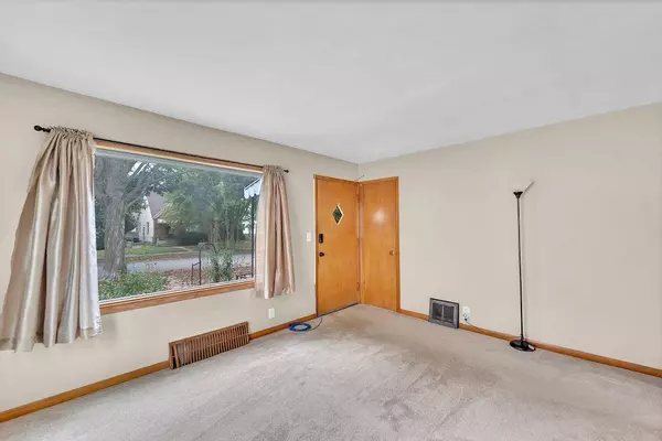 3608 N 98th St, Milwaukee, WI 53222