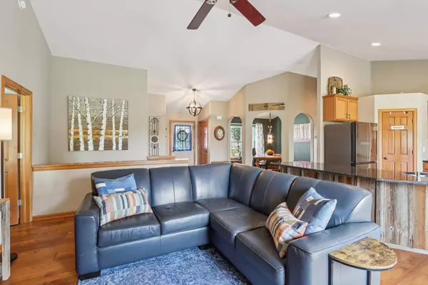 10555 S Singing Lark Ct, Oak Creek, WI 53154