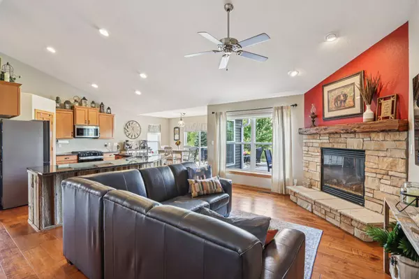 10555 S Singing Lark Ct, Oak Creek, WI 53154