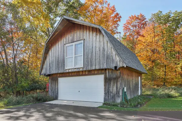 5996 Donegal Rd, Erin, WI 53033