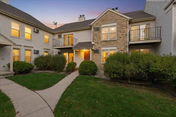 6742 Park Ridge Dr Unit D, Madison, WI 53719