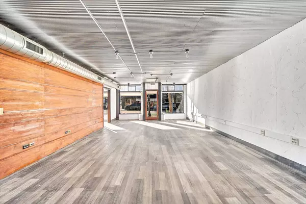 6528 W North Ave, Wauwatosa, WI 53213