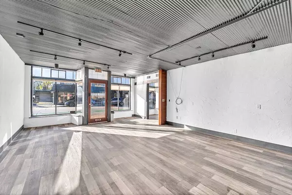 6528 W North Ave, Wauwatosa, WI 53213