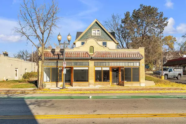 6528 W North Ave, Wauwatosa, WI 53213