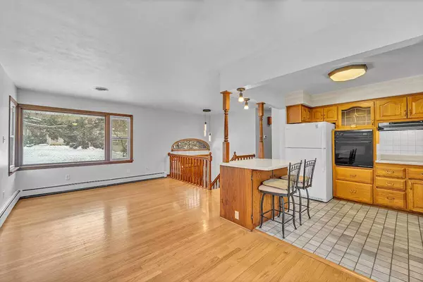 153 N Maple Ave, Slinger, WI 53086