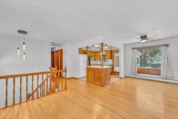 153 N Maple Ave, Slinger, WI 53086