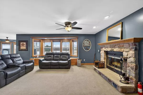 1717 Ernst Dr, Hartford, WI 53027