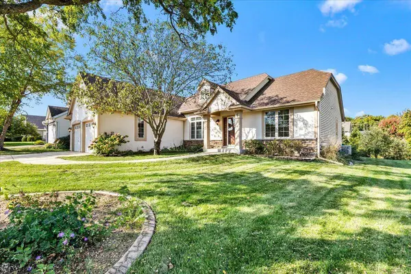 N174W20270 Raymond Rd, Jackson, WI 53037