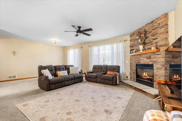 N174W20270 Raymond Rd, Jackson, WI 53037